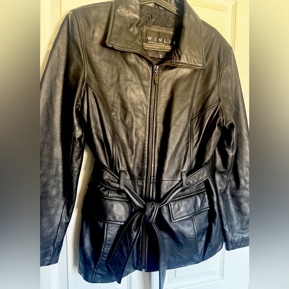 Winlet Size Medium Black Leather Belted Jacket - Picture 1 of 9